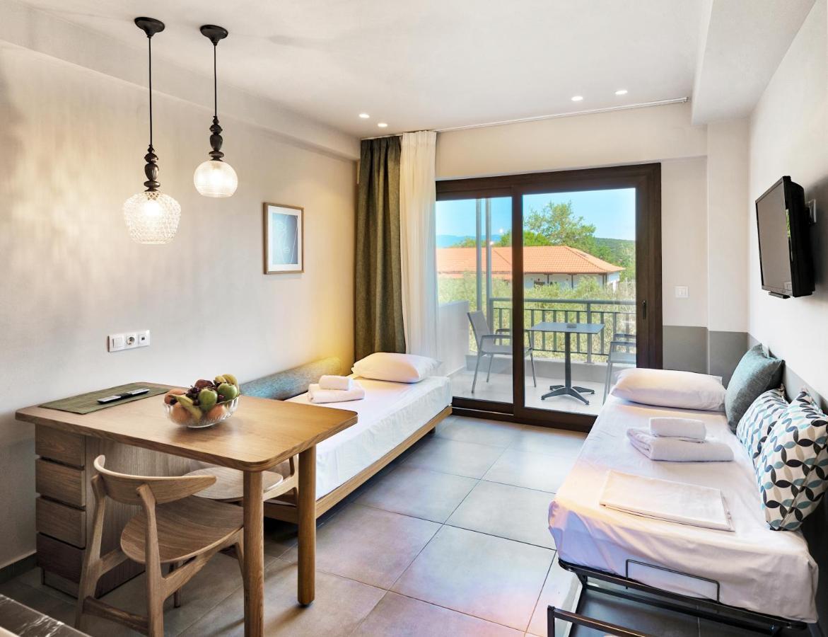 Dionysus Apartments & Suites Ierissos Exterior photo