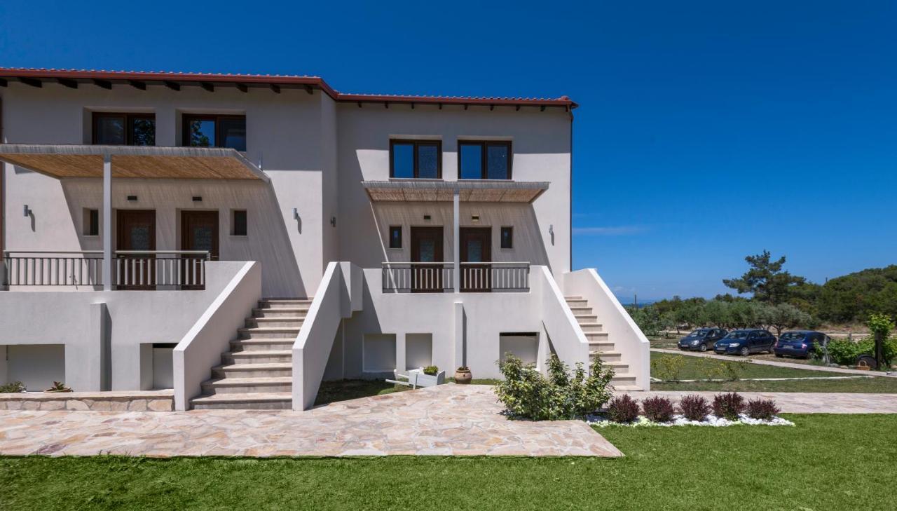 Dionysus Apartments & Suites Ierissos Exterior photo