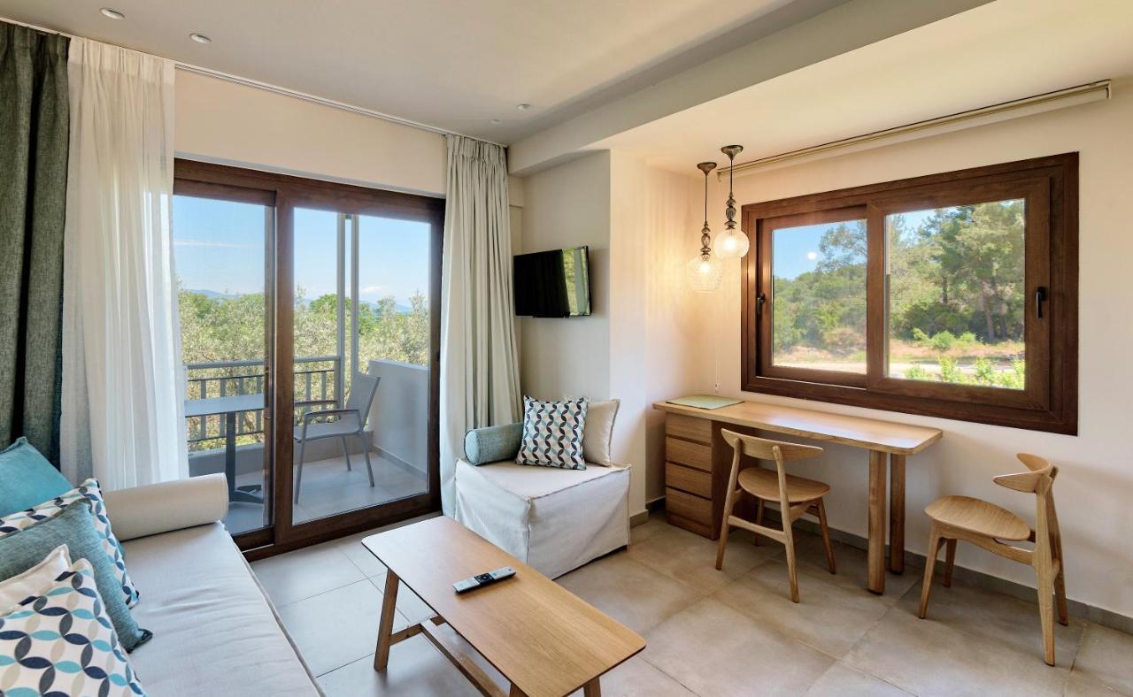 Dionysus Apartments & Suites Ierissos Exterior photo