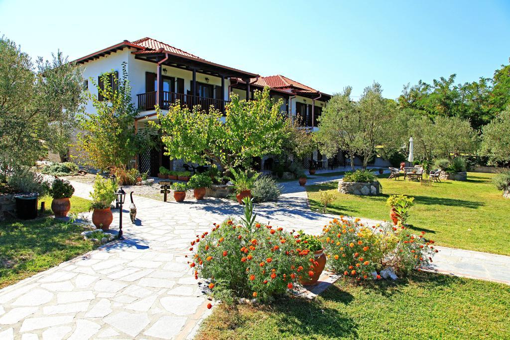 Dionysus Apartments & Suites Ierissos Exterior photo