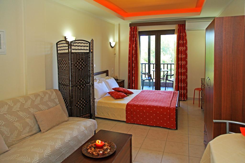 Dionysus Apartments & Suites Ierissos Room photo